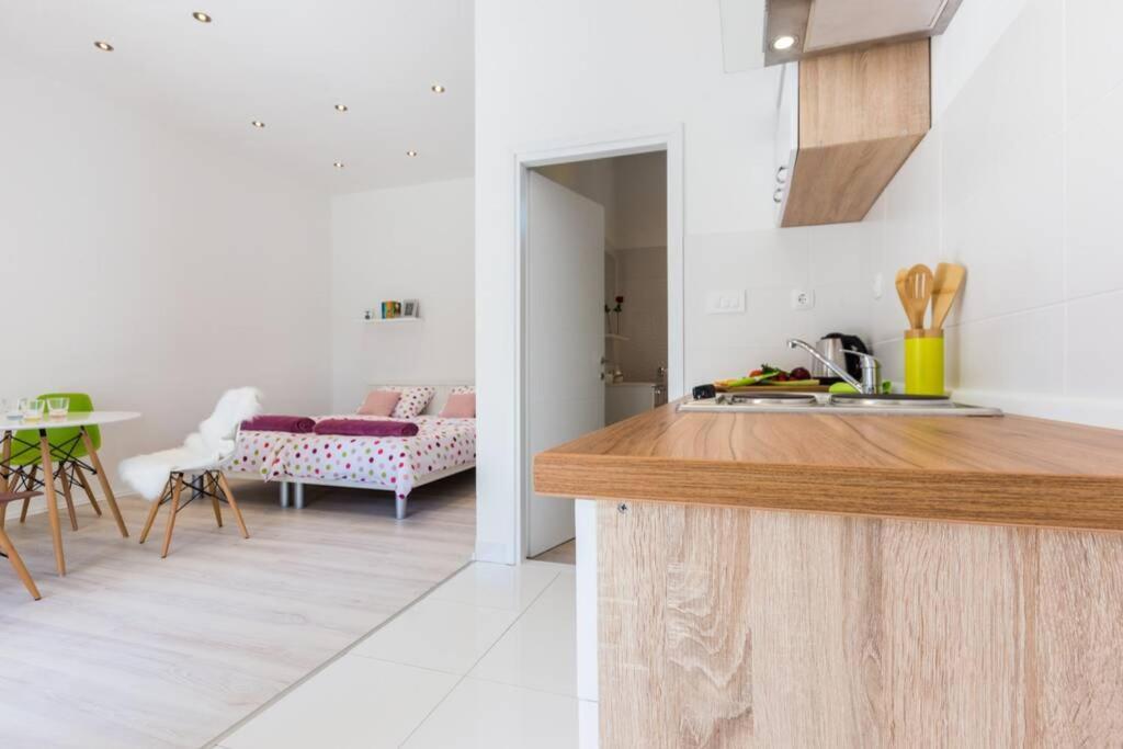 Candy Ap.-Near Center,Bus,Beach+Free Parking Place Zadar Buitenkant foto
